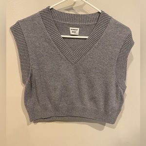 Aritzia Sundays Best cardigan vest M